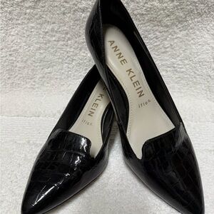 Anne Klein Black Croc Pattern Heels